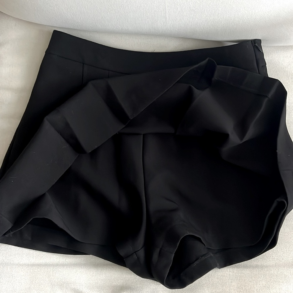ZARA PLEATED SHORTS - Picture 7 of 7